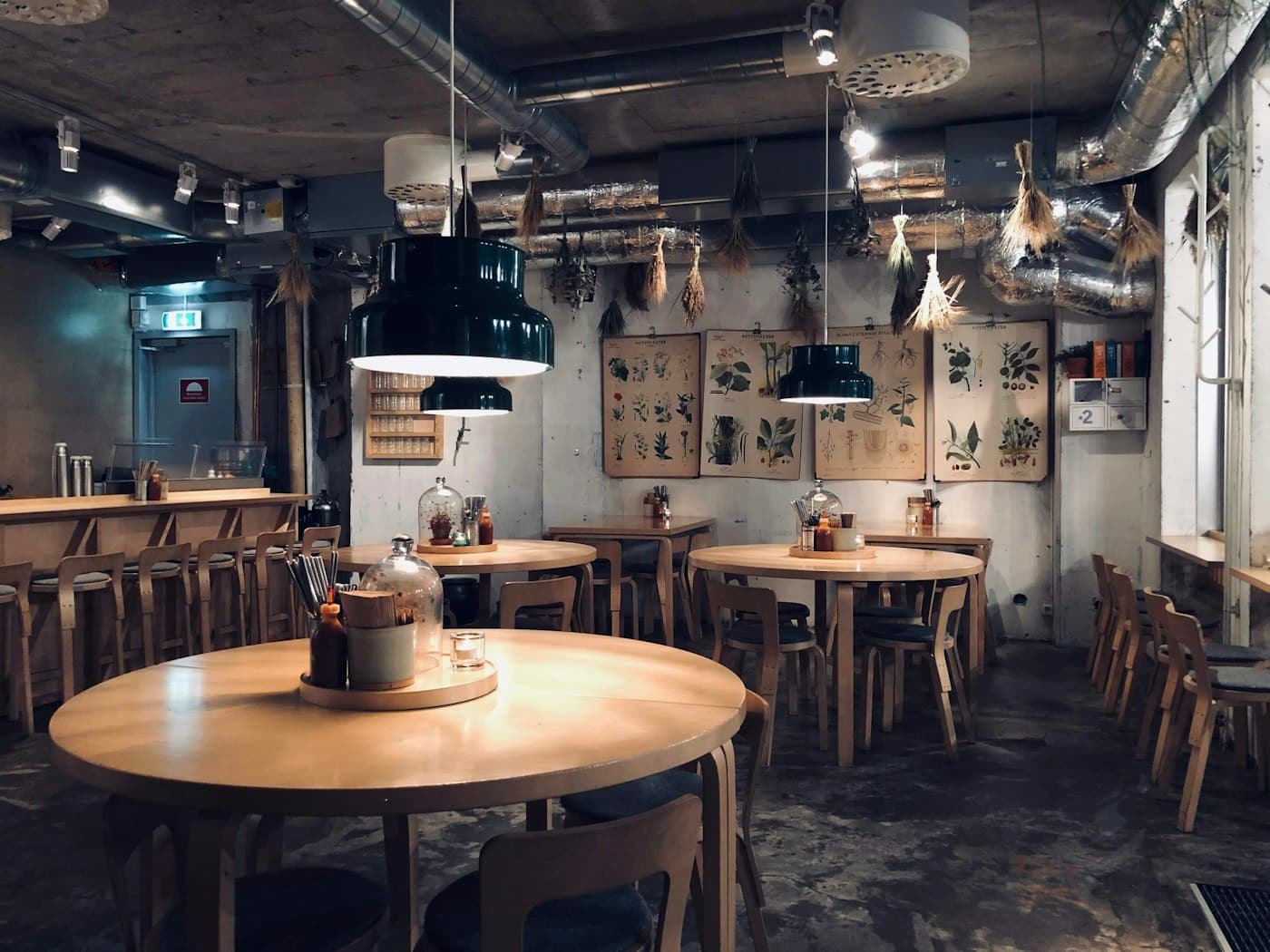 داخل المطعم